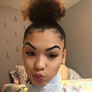 Meet your Posher, Alexus
